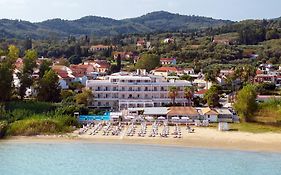 Cavomarina Beach